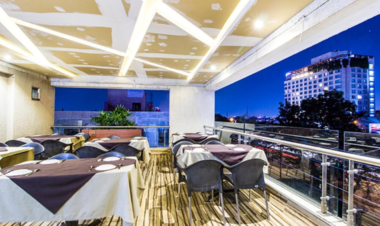 Fabhotel Prime Avenue Indaur Exteriér fotografie